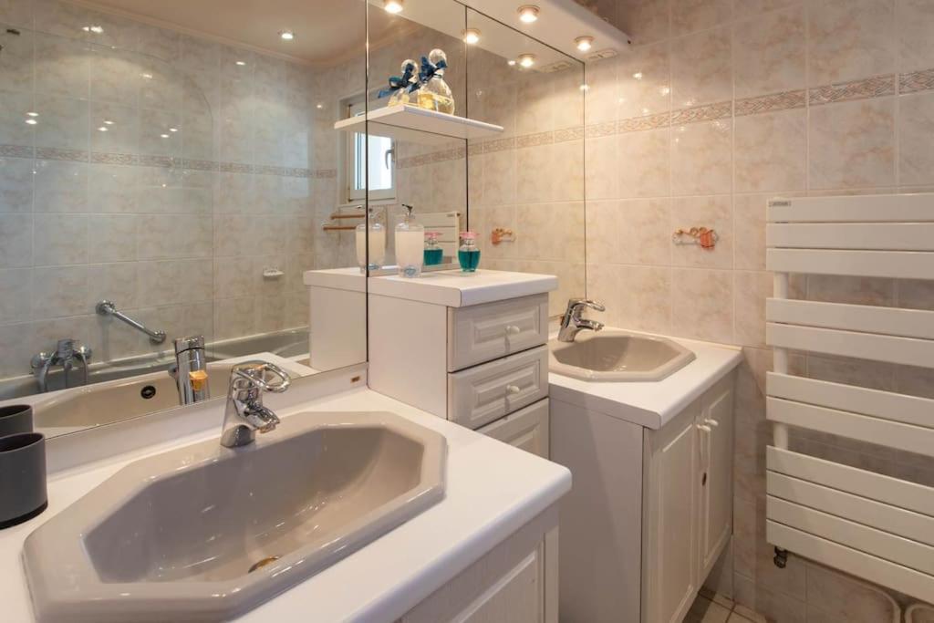 A6- 2 Bdr Incredible Sea View - Ac, Garage & Terrace Daire Antibes Dış mekan fotoğraf
